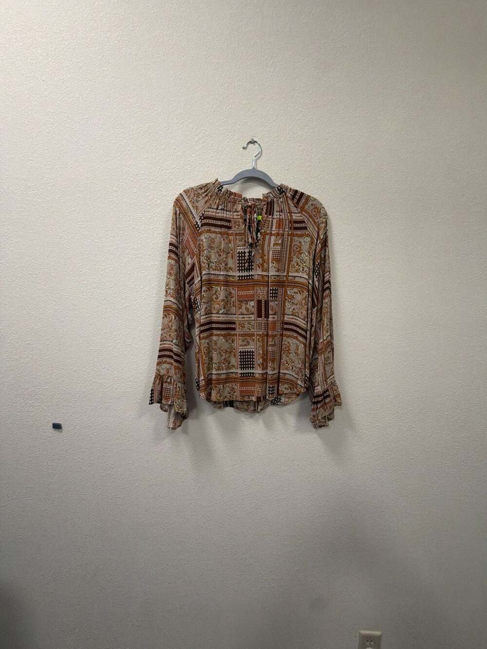 GeeGee Blouse Size M Brown Boho Print Tie Neck Ruffle Sleeve Top